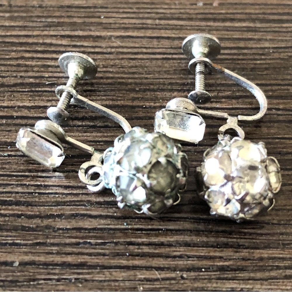 Vintage clear & sliver dangle turn style earrings